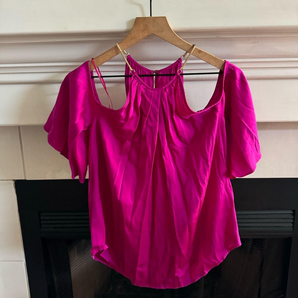 Trina Turk Audree Silk Cold Shoulder Chain Link Fuchsia Top Size Large